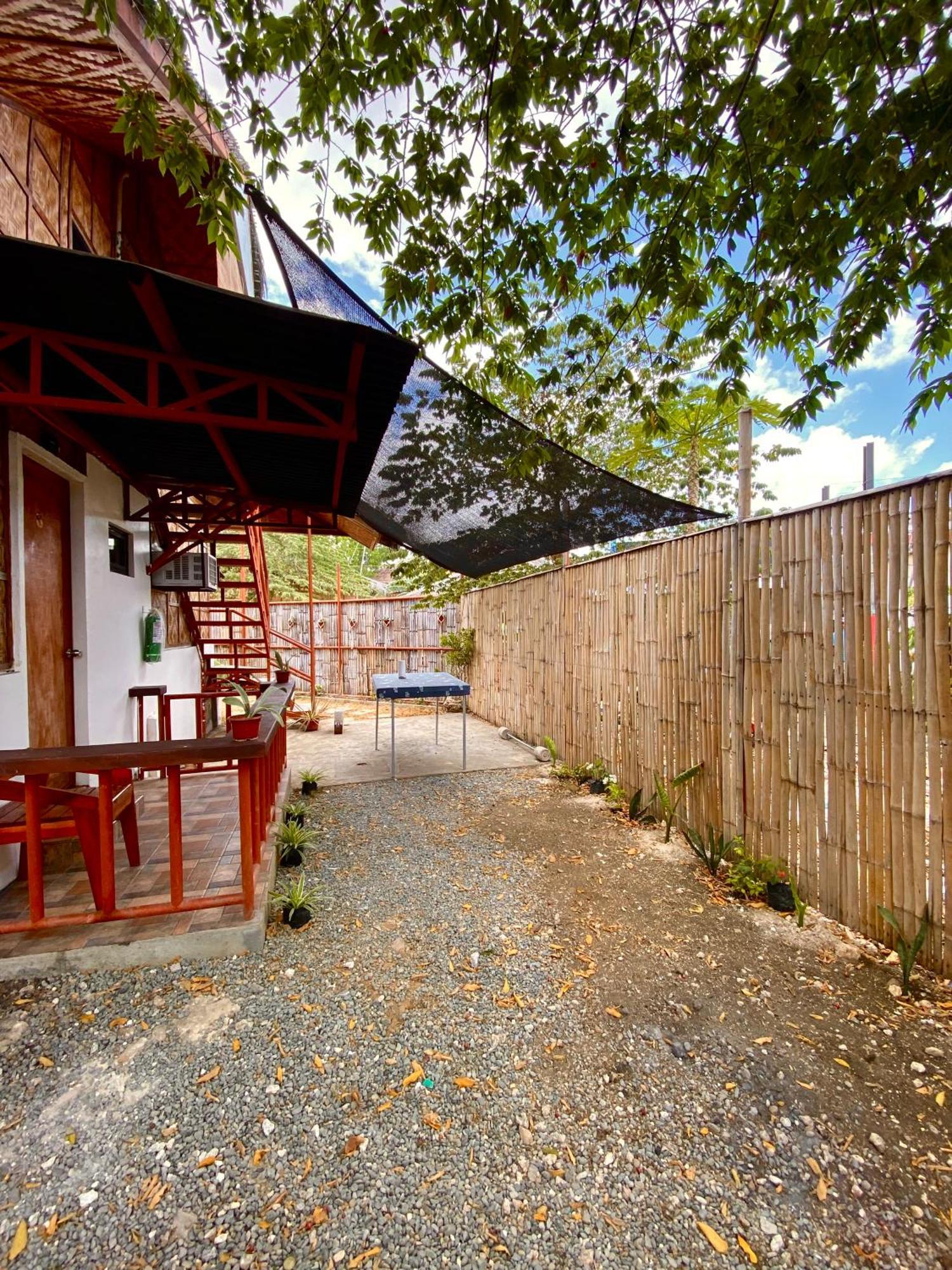 Moalboal Panagsama Beach Topbudz Hostel Exterior photo