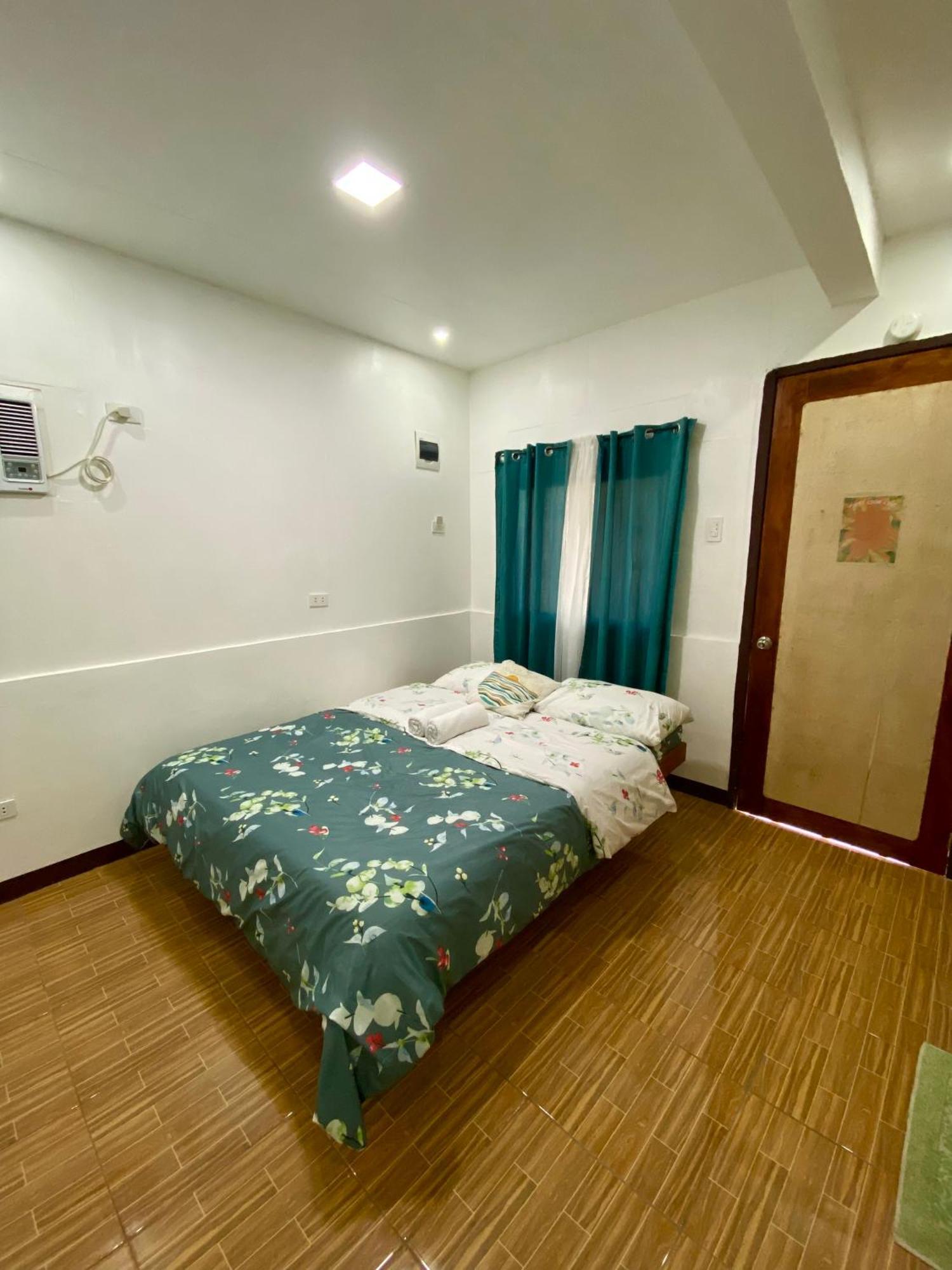 Moalboal Panagsama Beach Topbudz Hostel Exterior photo