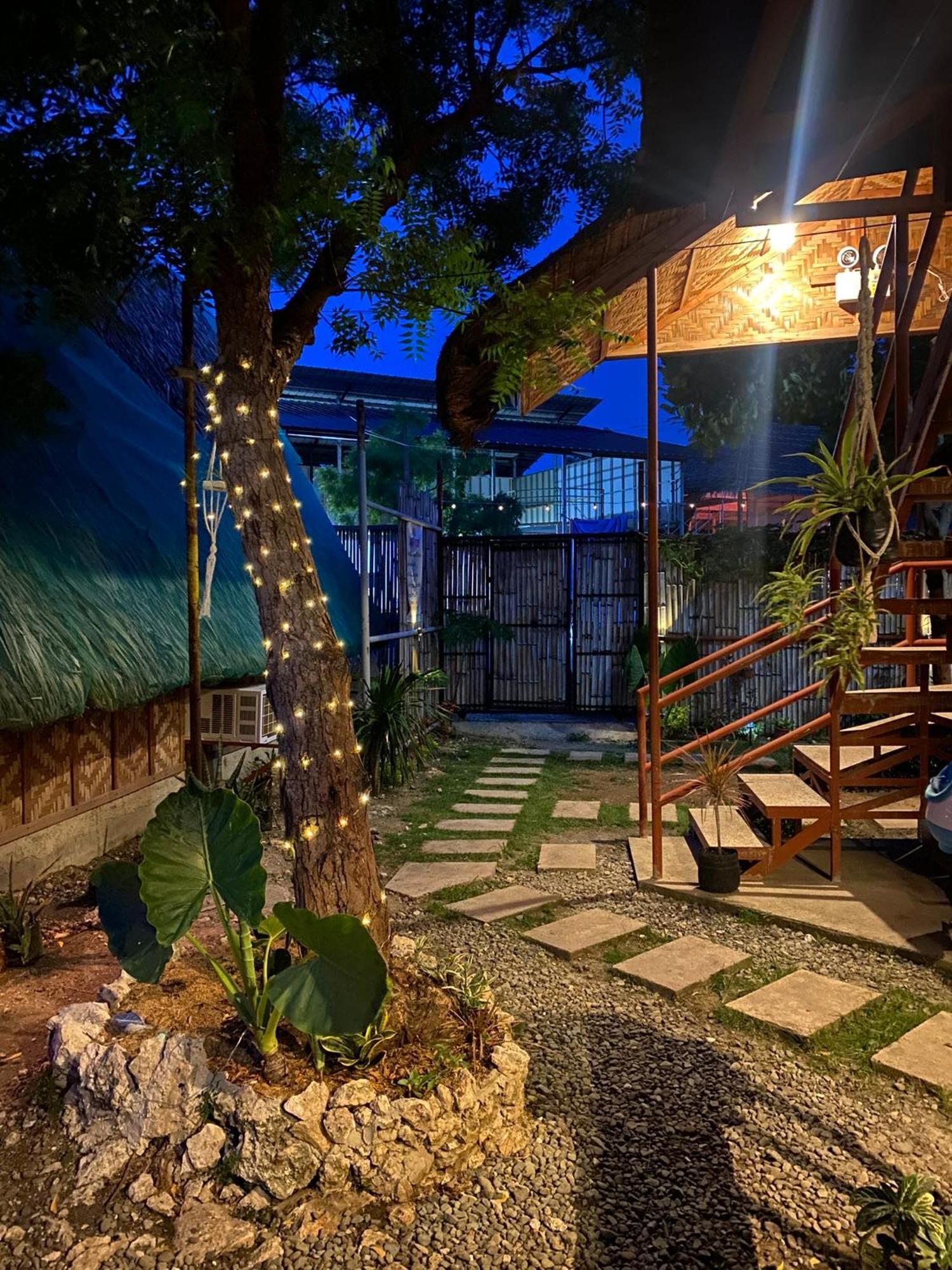 Moalboal Panagsama Beach Topbudz Hostel Exterior photo